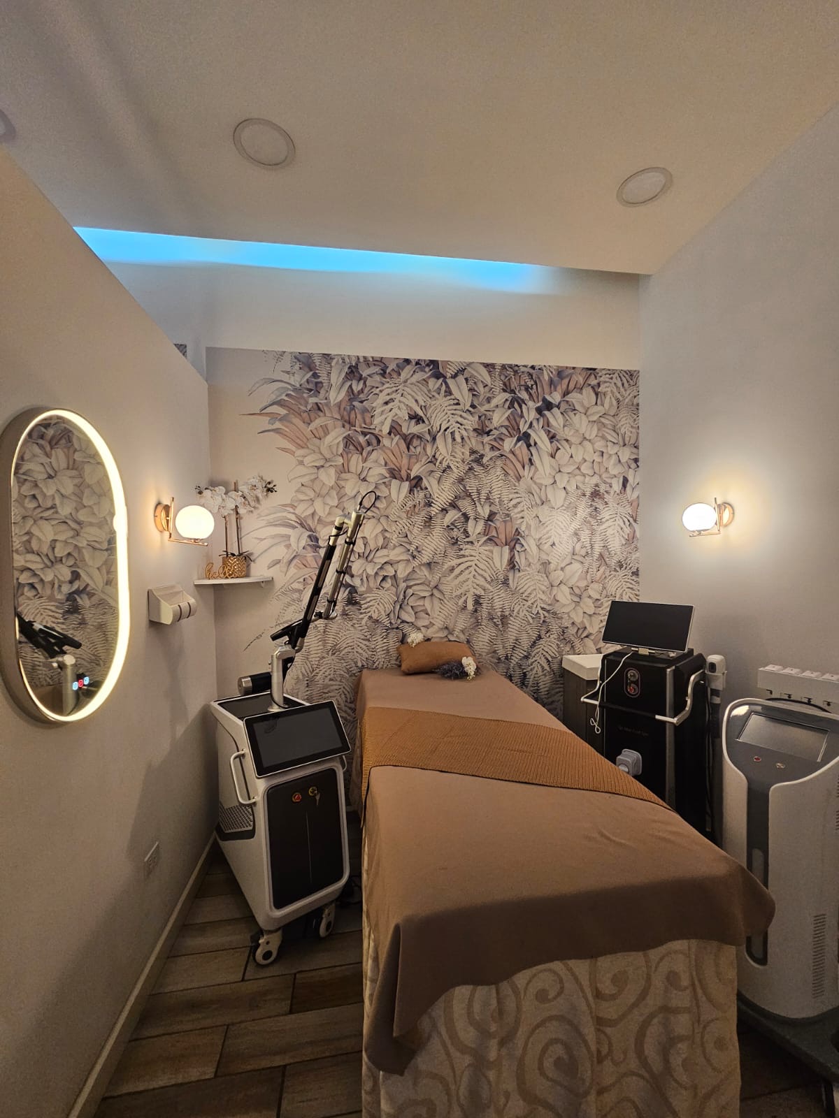 Cabina de tratamientos con tecnología láser en Medvel Spa
